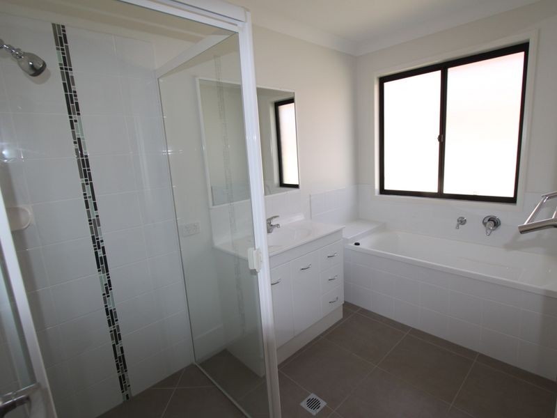 15 Newman Drive, Emerald QLD 4720