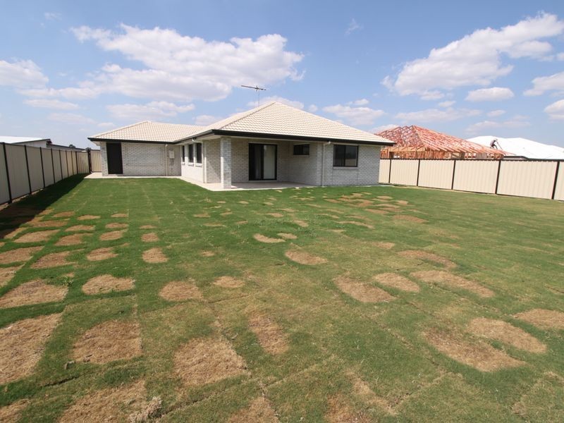 15 Newman Drive, Emerald QLD 4720