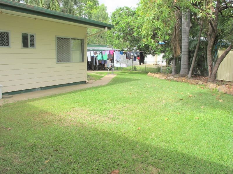 8 Saffola Place, Emerald QLD 4720