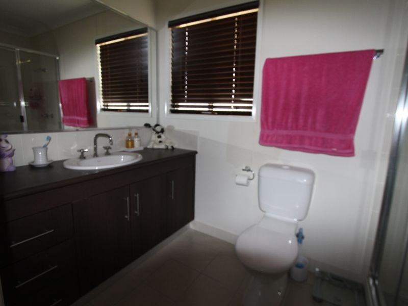 42 Gordon Street, Capella QLD 4723