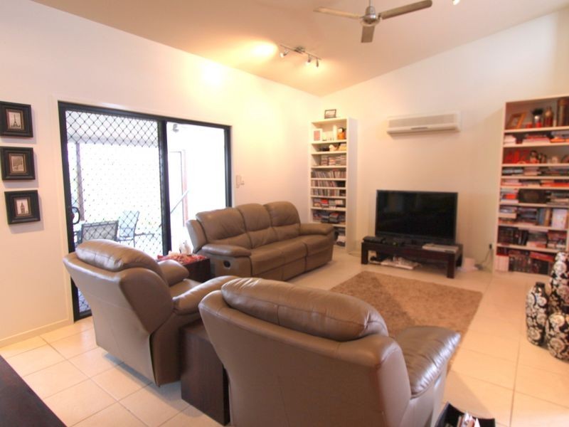 8 Baldwin Street, Emerald QLD 4720
