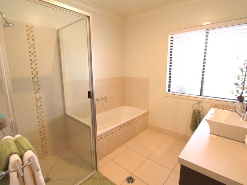 8 Baldwin Street, Emerald QLD 4720