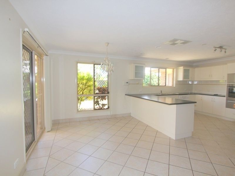 11 Tineele Place, Emerald QLD 4720