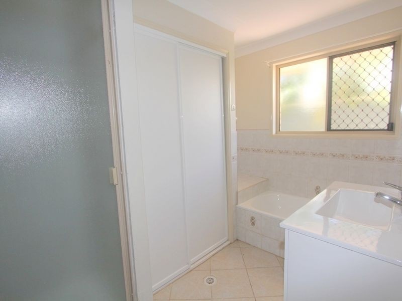 11 Tineele Place, Emerald QLD 4720