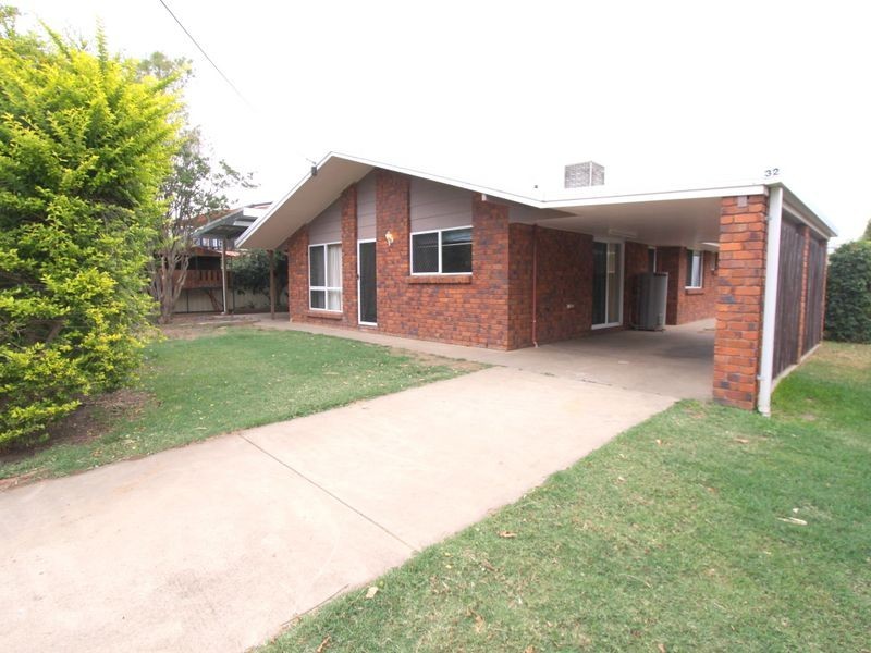 32 White Street, Emerald QLD 4720