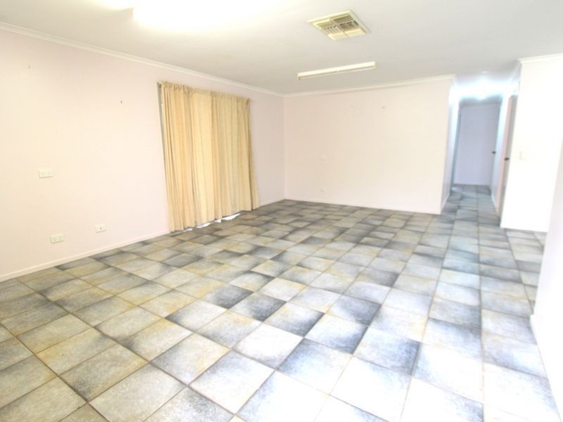 32 White Street, Emerald QLD 4720