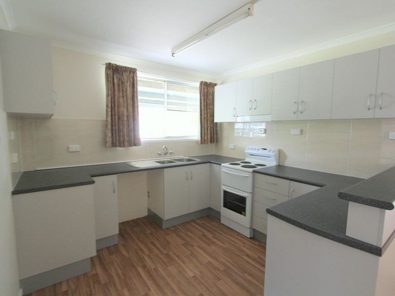 54 Baker Street, Emerald QLD 4720