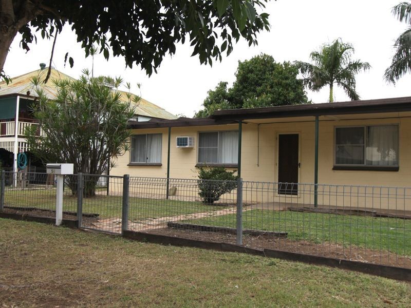 54 Baker Street, Emerald QLD 4720