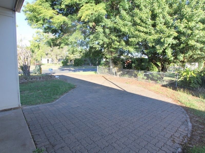 19 Sapphire Avenue, Emerald QLD 4720