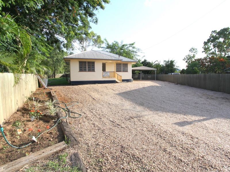 6 Edwards Place, Emerald QLD 4720