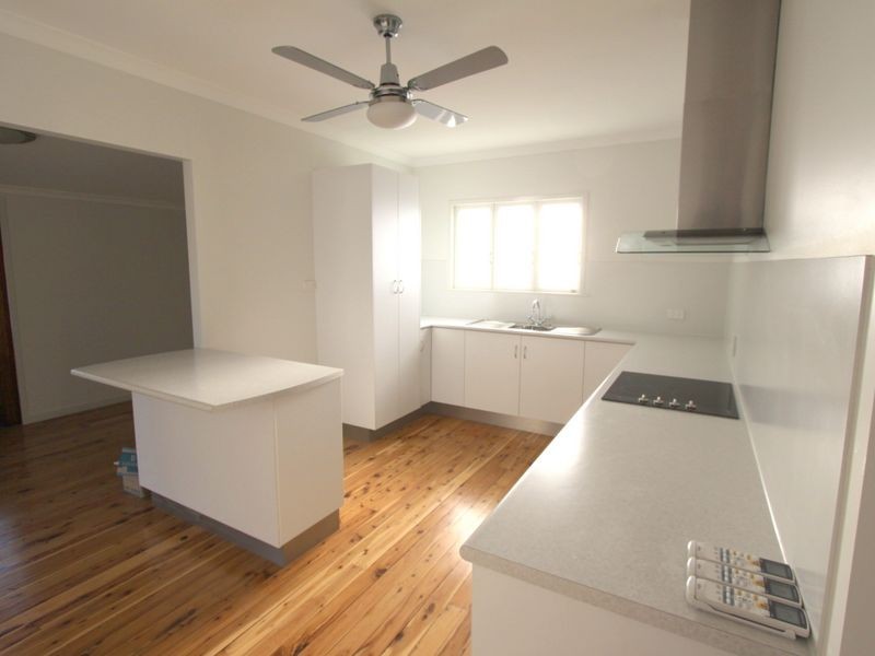 6 Edwards Place, Emerald QLD 4720