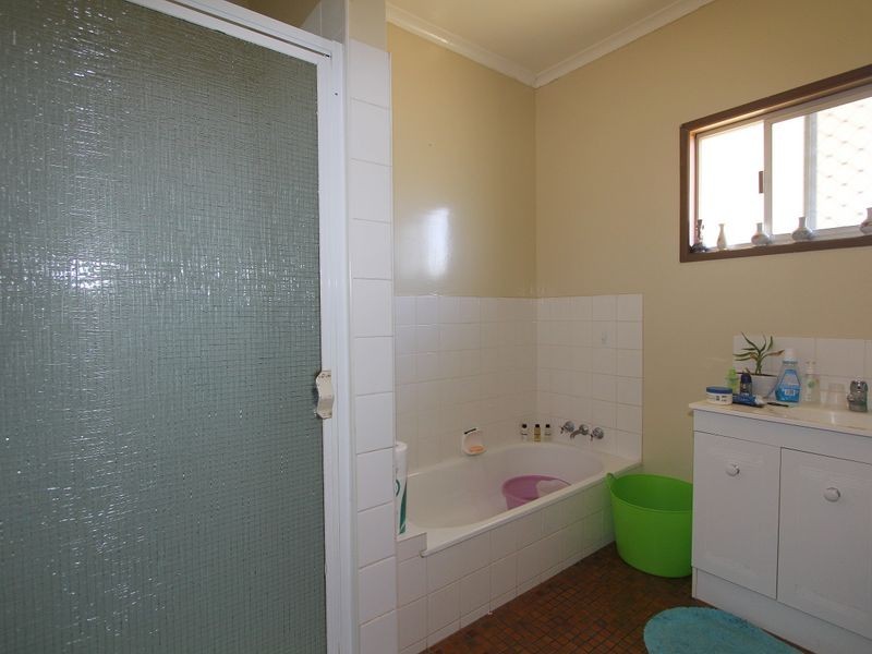 20 Moody Street, Emerald QLD 4720