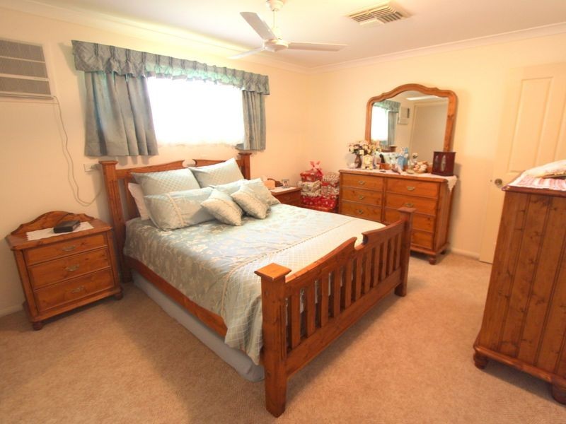 48 Crinum Crescent, Emerald QLD 4720