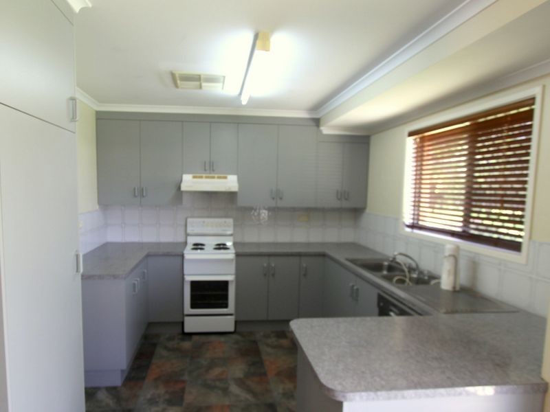 3 Oxley Court, Emerald QLD 4720