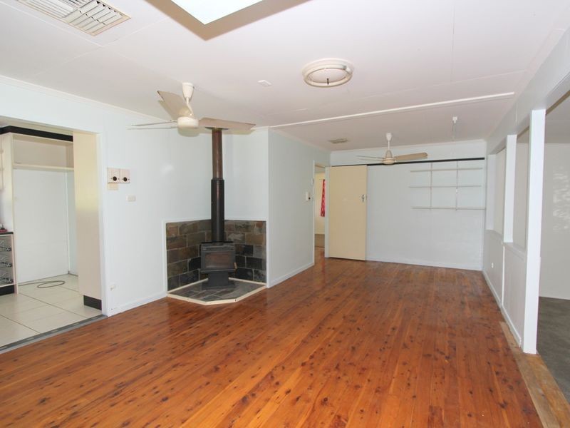 4 Zircon Ave, Emerald QLD 4720