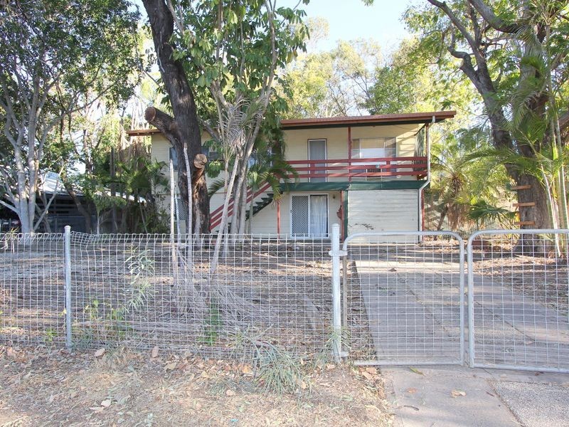 12 Mellish Crescent, Emerald QLD 4720