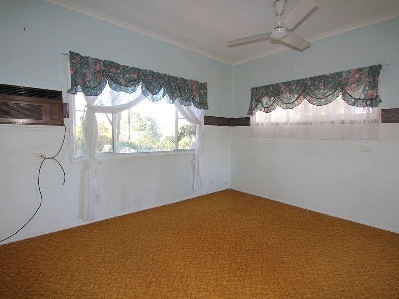 12 Mellish Crescent, Emerald QLD 4720