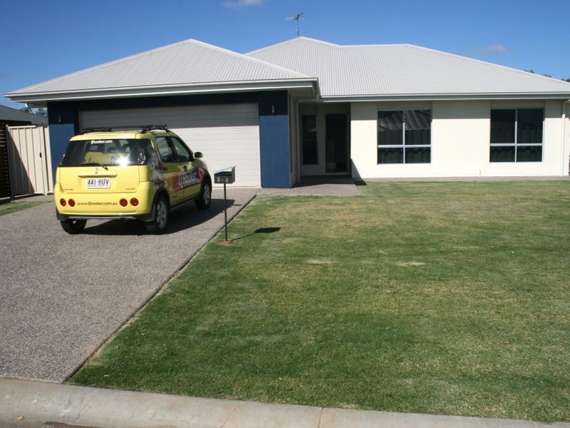 2/4 Yering Street, Emerald QLD 4720