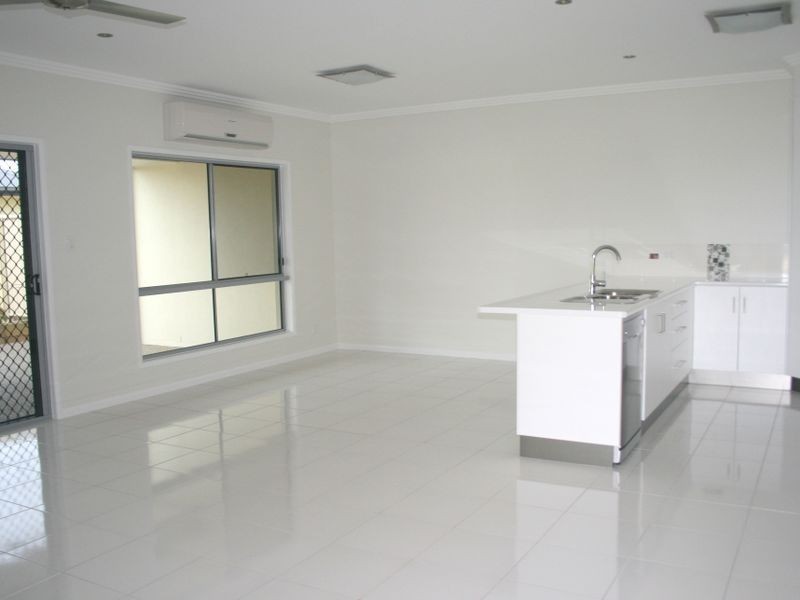 2/4 Yering Street, Emerald QLD 4720