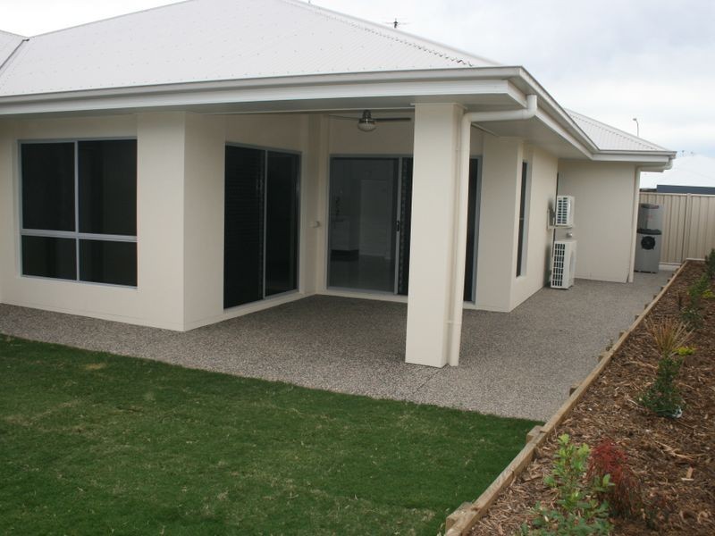 2/4 Yering Street, Emerald QLD 4720