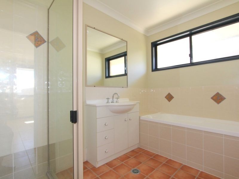 36 Andrews Road, Emerald QLD 4720