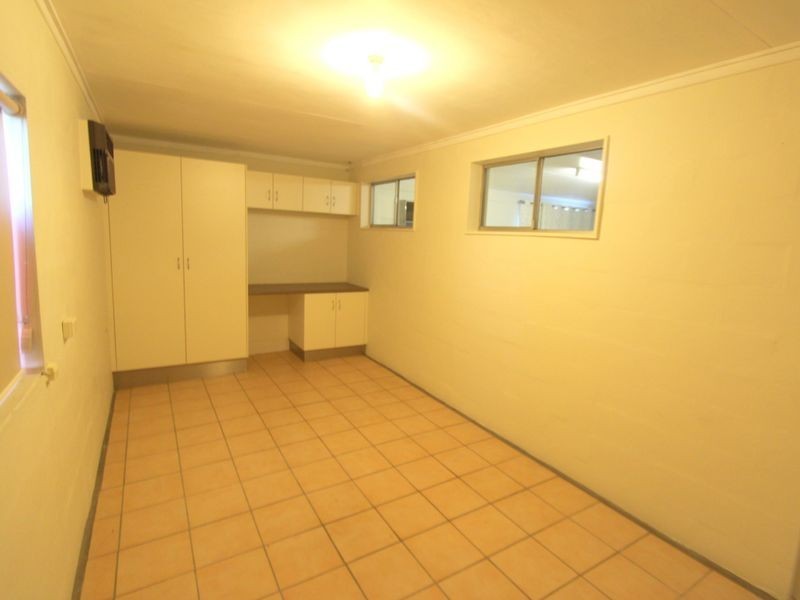 25 Roberts Street, Emerald QLD 4720