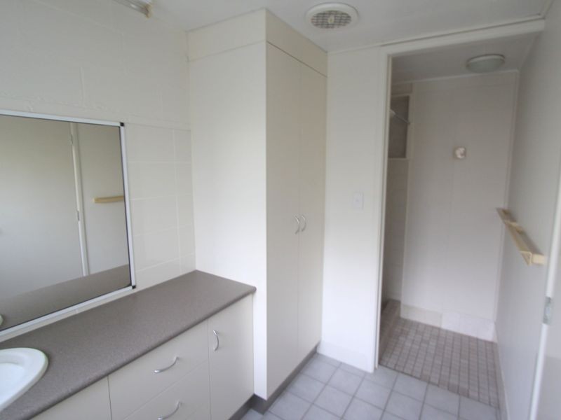 25 Roberts Street, Emerald QLD 4720