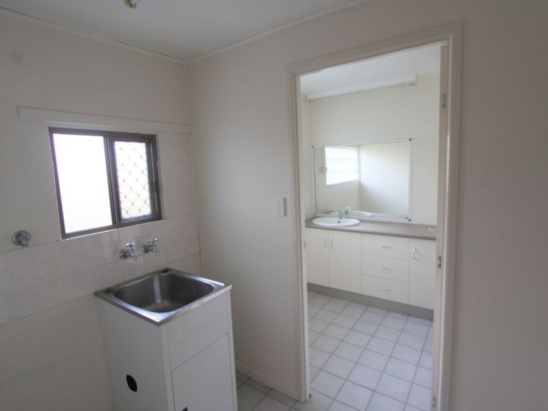 25 Roberts Street, Emerald QLD 4720