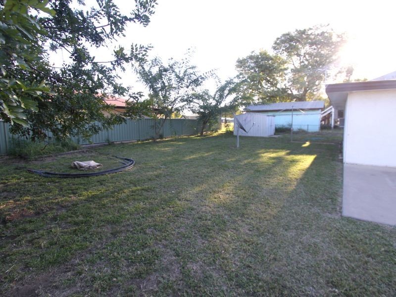 25 Roberts Street, Emerald QLD 4720