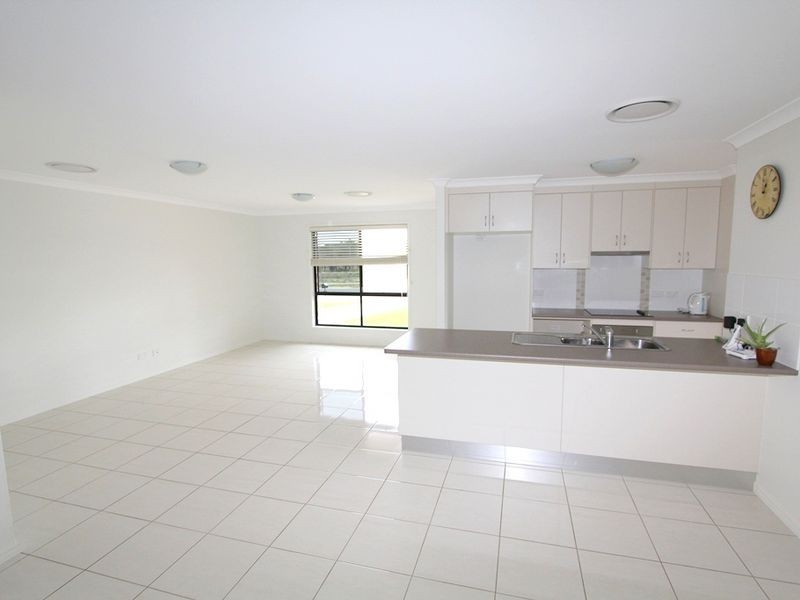 34 Lakeside Drive, Emerald QLD 4720