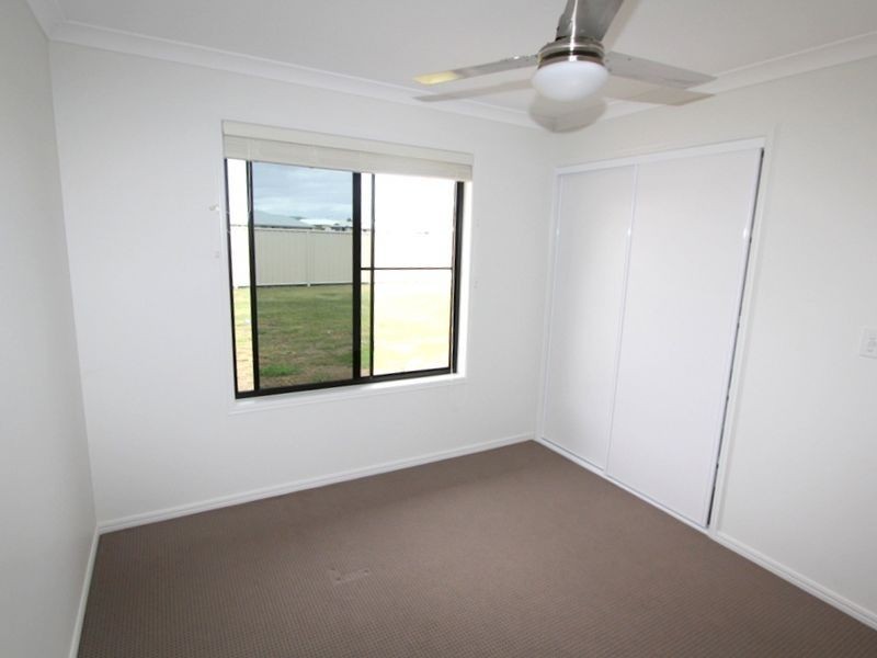 34 Lakeside Drive, Emerald QLD 4720