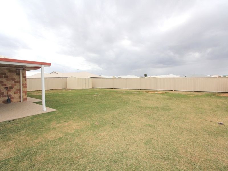 34 Lakeside Drive, Emerald QLD 4720