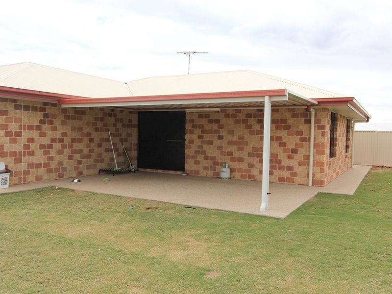 34 Lakeside Drive, Emerald QLD 4720