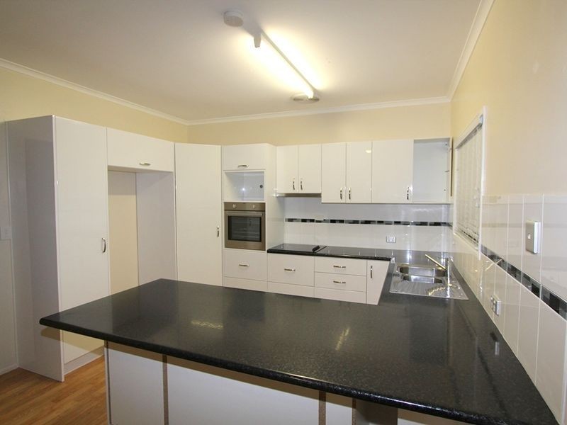 16 Garnet Street, Emerald QLD 4720