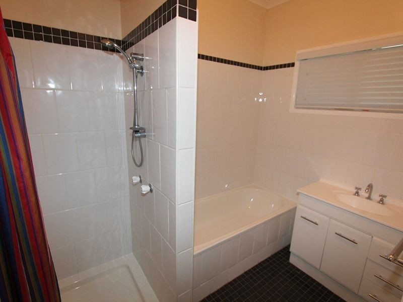 16 Garnet Street, Emerald QLD 4720