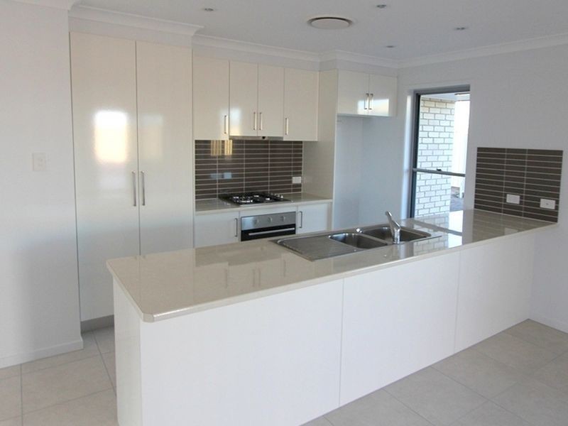 10 Whitney Street, Emerald QLD 4720