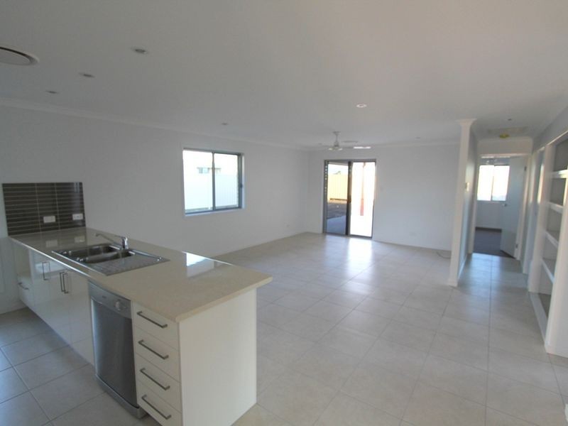 10 Whitney Street, Emerald QLD 4720