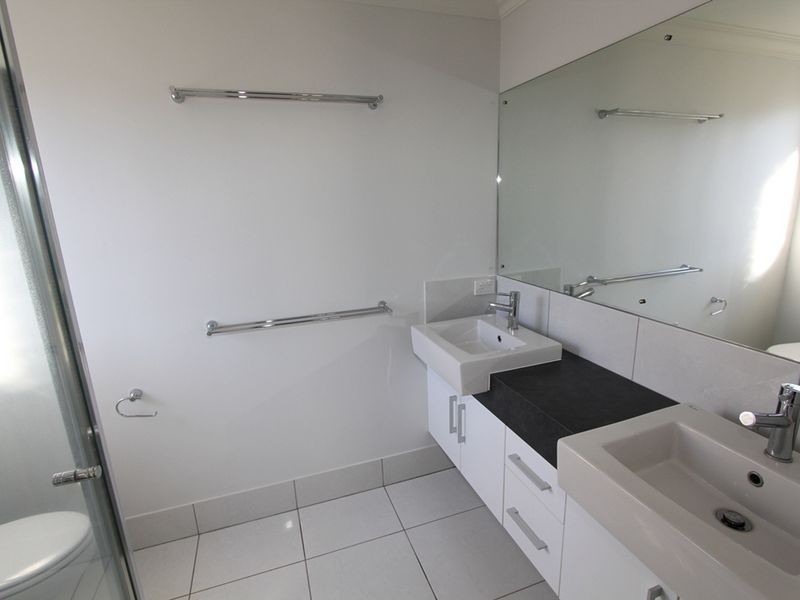 8 Desgrand Street, Emerald QLD 4720