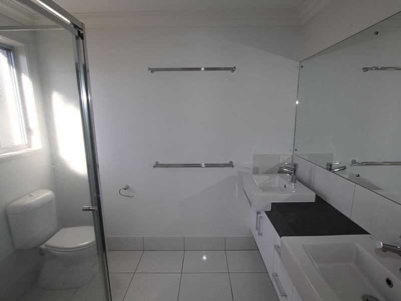 8 Desgrand Street, Emerald QLD 4720