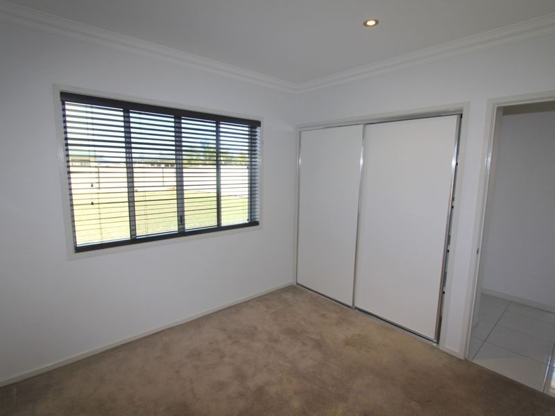 8 Desgrand Street, Emerald QLD 4720