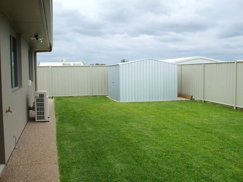 15 Saville Street, Emerald QLD 4720