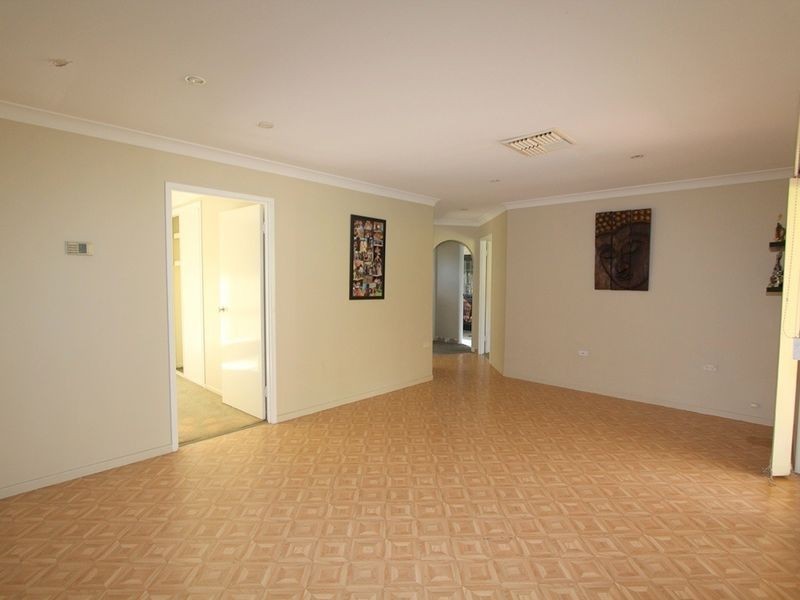 1 Tineele Place, Emerald QLD 4720
