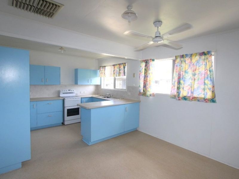 2 Loch Street, Emerald QLD 4720