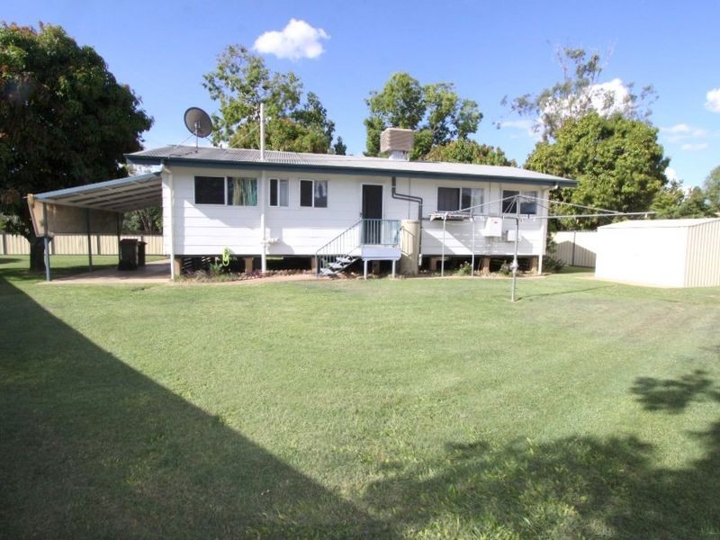 2 Loch Street, Emerald QLD 4720