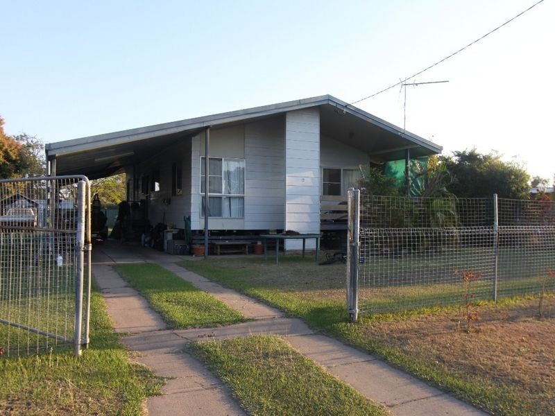 2 Mckendry Street, Emerald QLD 4720