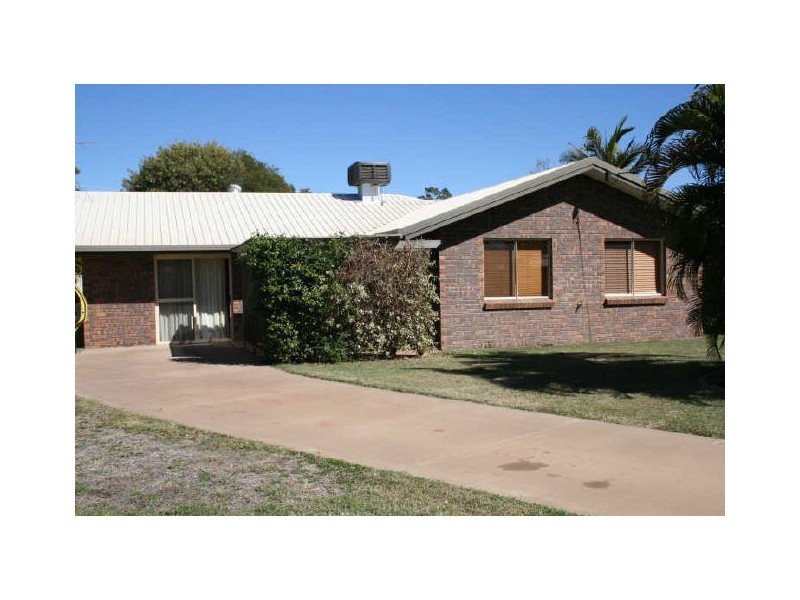 17 Eubar Place, Emerald QLD 4720