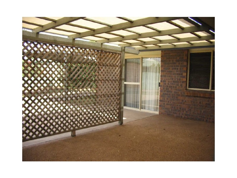 17 Eubar Place, Emerald QLD 4720