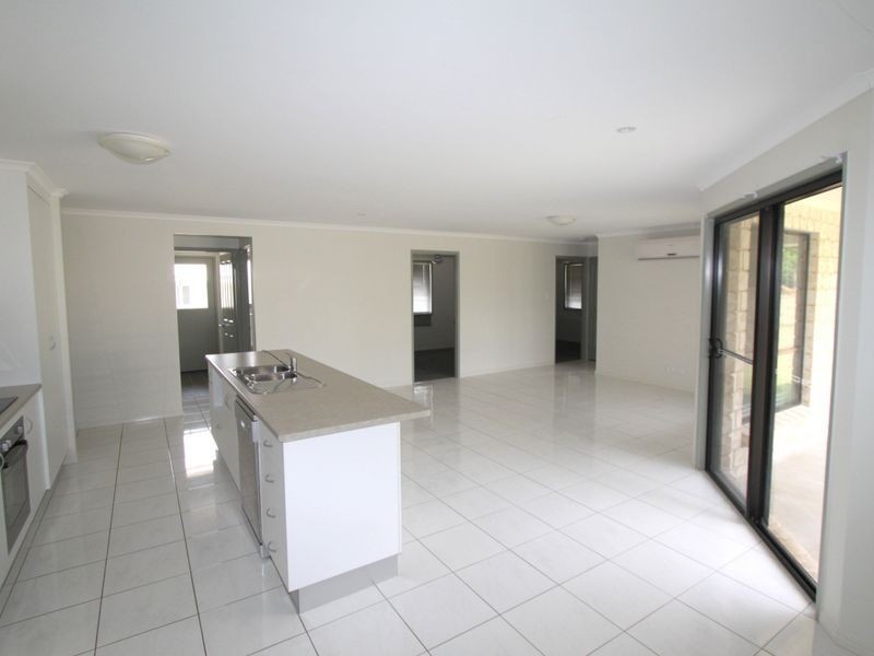 6 Scotts Peak Drive, Capella QLD 4723