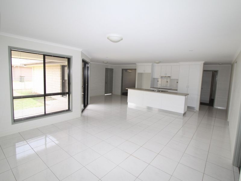 6 Scotts Peak Drive, Capella QLD 4723
