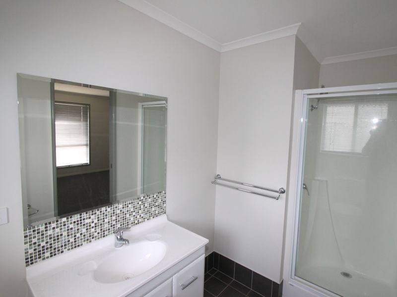 6 Scotts Peak Drive, Capella QLD 4723